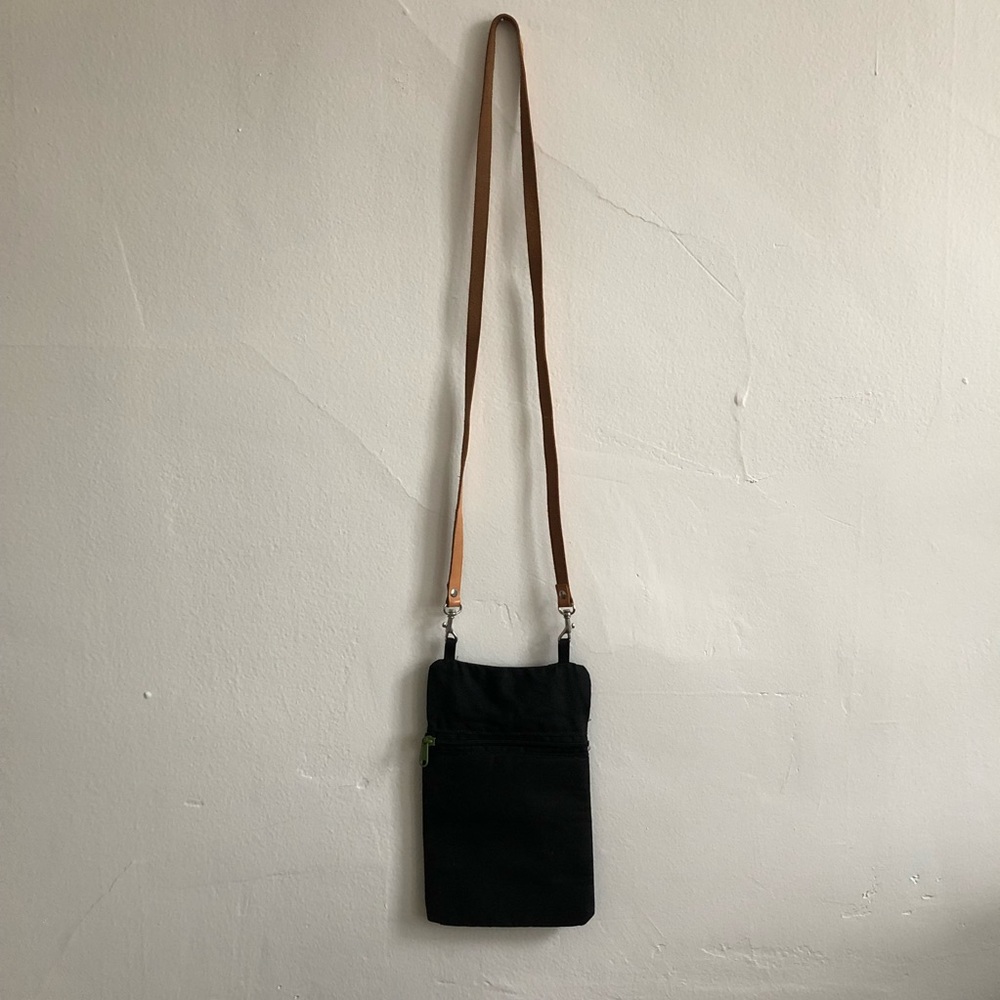 Tiny Atlas Solas travel lens pouches